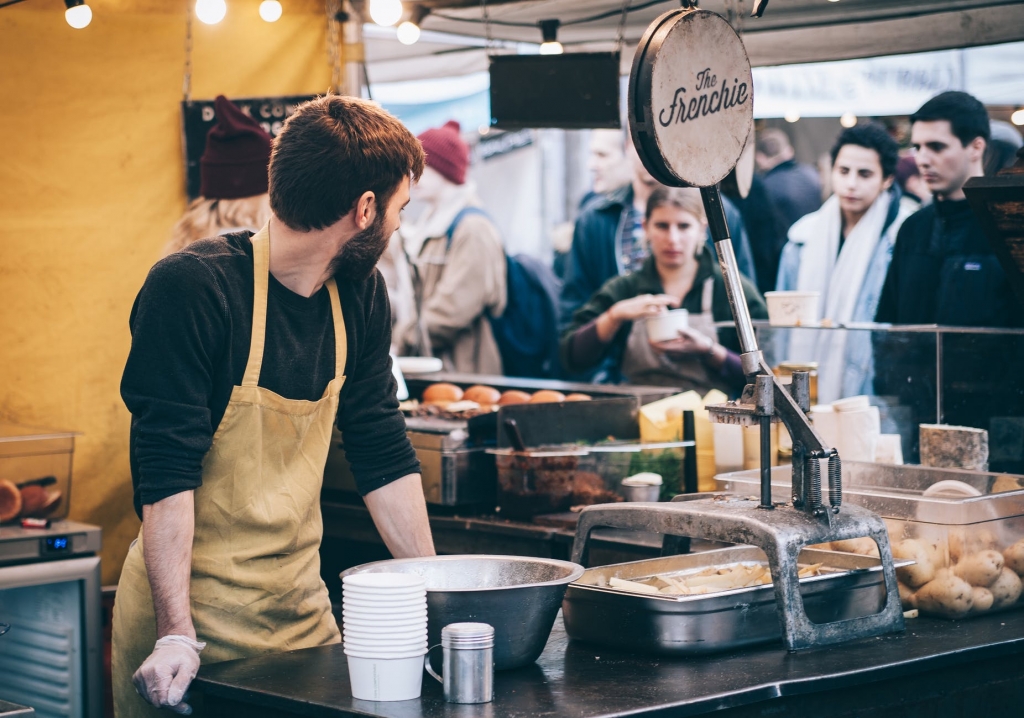 How To Hire The Right Staff For Your Restaurant
